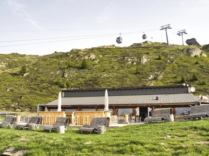 Où le panorama alpin et l'hospitalité se rencontrent – Restaurant de montagne Chüestall Blausee (4)