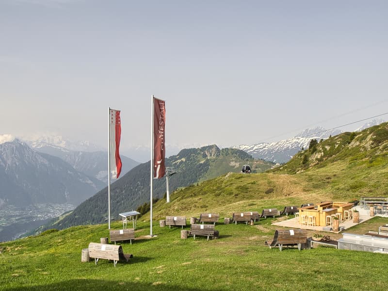 Où le panorama alpin et l'hospitalité se rencontrent – Restaurant de montagne Chüestall Blausee (2)