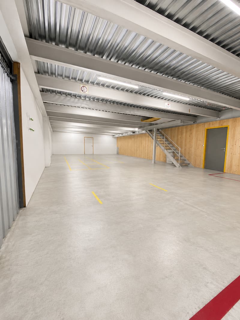 Grosszügige Lagerfläche auf zwei Etagen mit ca. 570 m² zu vermieten (1)