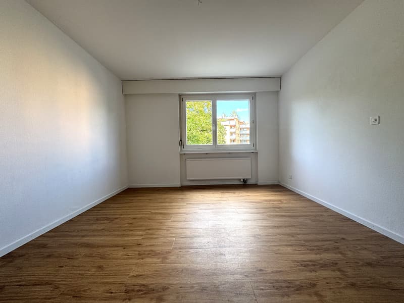 Appartement de 3,5 pièces lumineux au rez-de-chaussée dans un endroit calme (6)