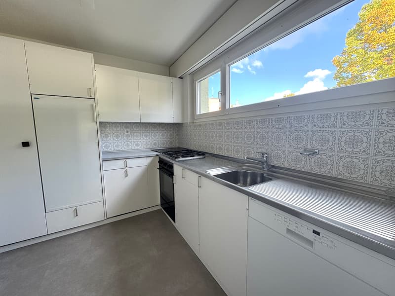 Appartement de 3,5 pièces lumineux au rez-de-chaussée dans un endroit calme (4)