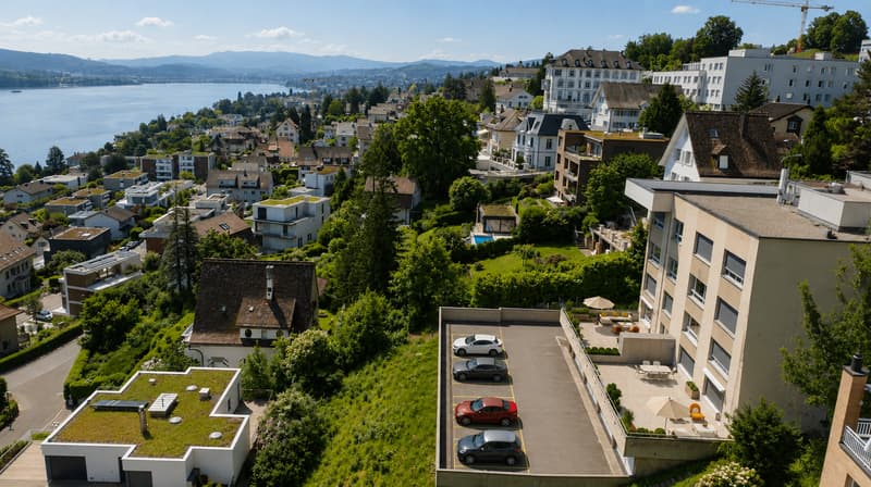 Sicherer Außenparkplatz mit Seesicht in Zürich (4)
