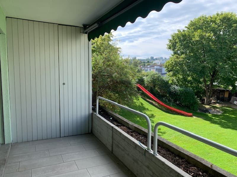 Schöne 4.5-Zimmerwohnung in Seenähe mit Cheminée und Balkon - OHNE LIFT (12)