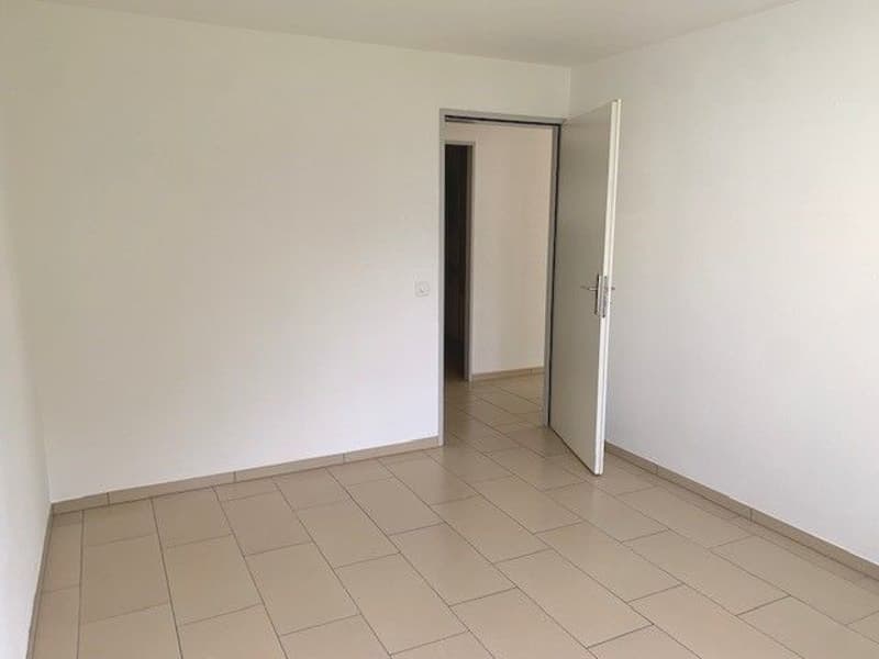 Schöne 4.5-Zimmerwohnung in Seenähe mit Cheminée und Balkon - OHNE LIFT (9)