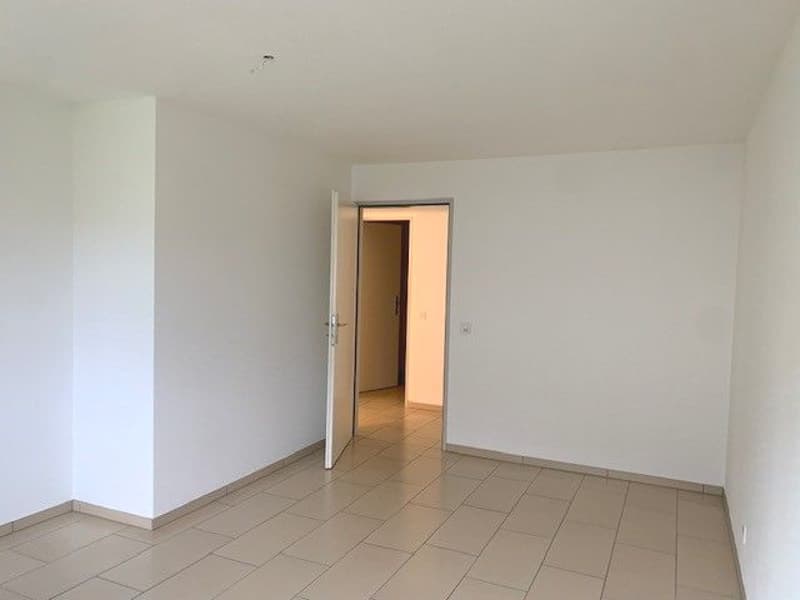 Schöne 4.5-Zimmerwohnung in Seenähe mit Cheminée und Balkon - OHNE LIFT (10)