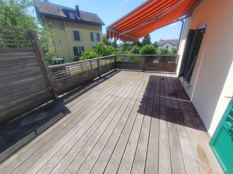 Charmante 3-Zimmer-Wohnung mit grossem Balkon in Rüti ZH (8)