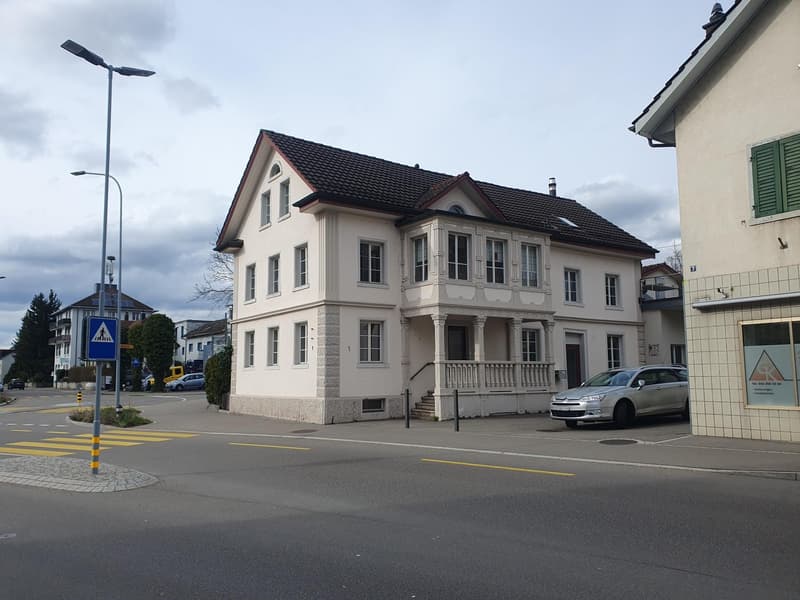Charming 3.5-room attic apartment in Uster – available immediately! (1)