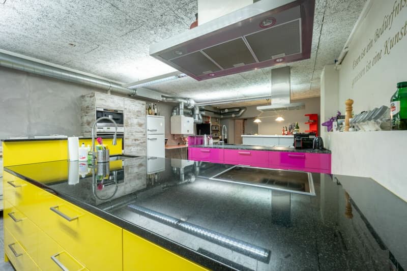$500,000.00 WIR share possible - Exclusive wine cellar and two commercial spaces that can be converted into an apartment in a prime location in Killwangen! (5)