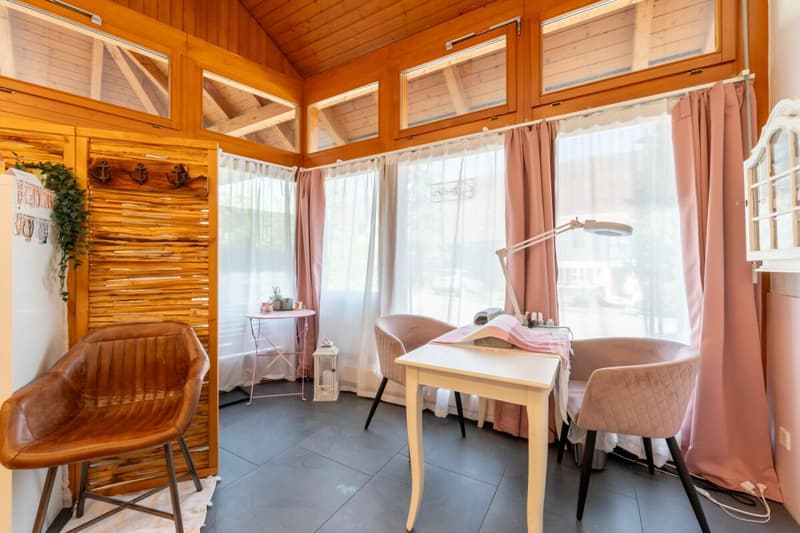 $500,000.00 WIR share possible - Exclusive wine cellar and two commercial spaces that can be converted into an apartment in a prime location in Killwangen! (11)