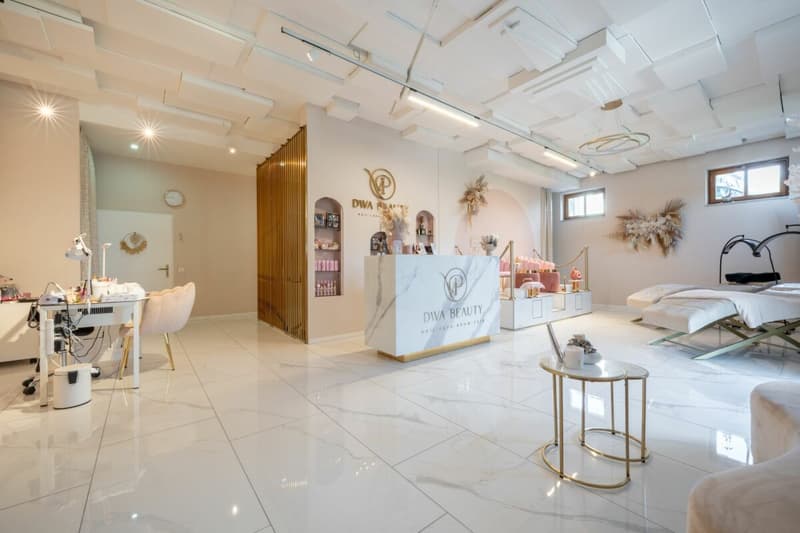 $500,000.00 WIR share possible - Exclusive wine cellar and two commercial spaces that can be converted into an apartment in a prime location in Killwangen! (7)