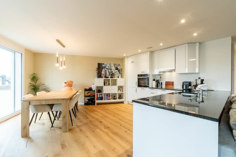 Exclusive 3.5-room apartment in prime location in Oftringen! (4)