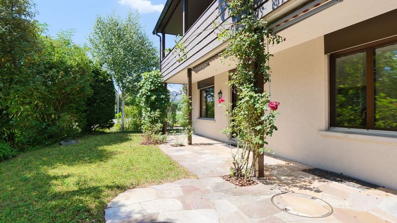 Einfamilienhaus mit grossem Ausbaupotenzial, zentral und ruhig gelegen (2)
