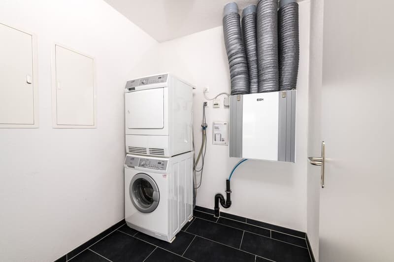 Very spacious 3.5 room apartment 106 m2 in sunny location (10)
