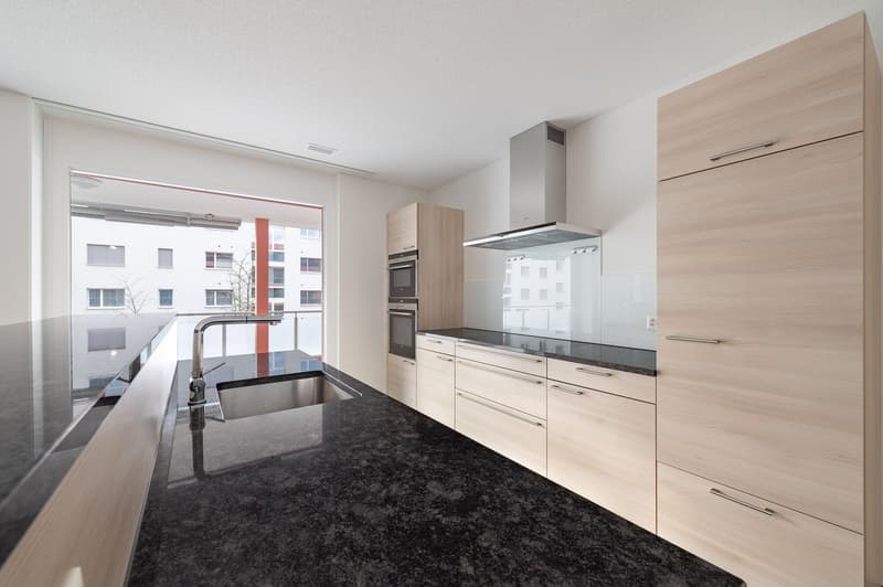Neuwertige 3.5 Zi-Wohnung an ruhiger Lage 101m2 nähe Wald und Spital (4)