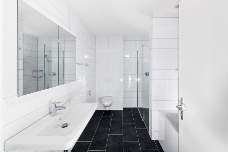 Neuwertige 3.5 Zi-Wohnung 93 m2 nähe Wald und Spital (9)
