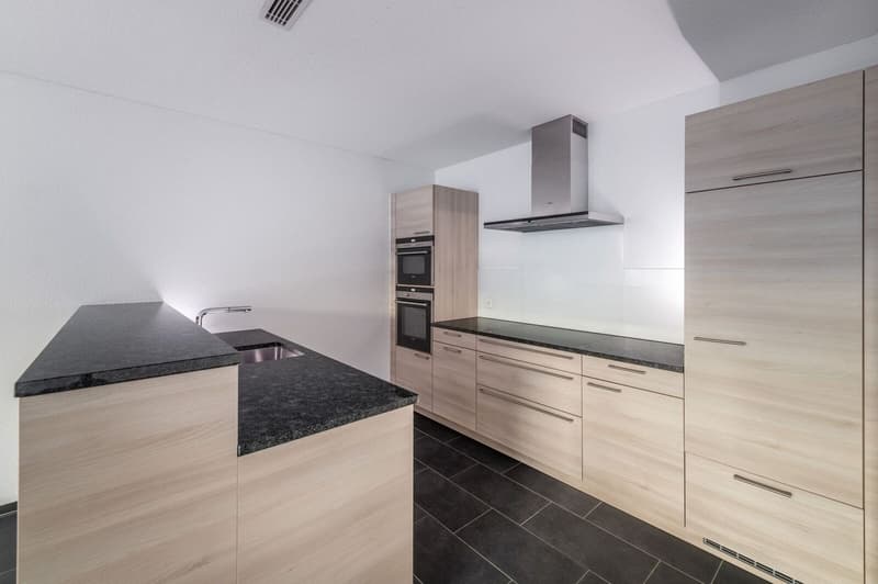 Neuwertige 3.5 Zi-Wohnung 93 m2 nähe Wald und Spital (4)