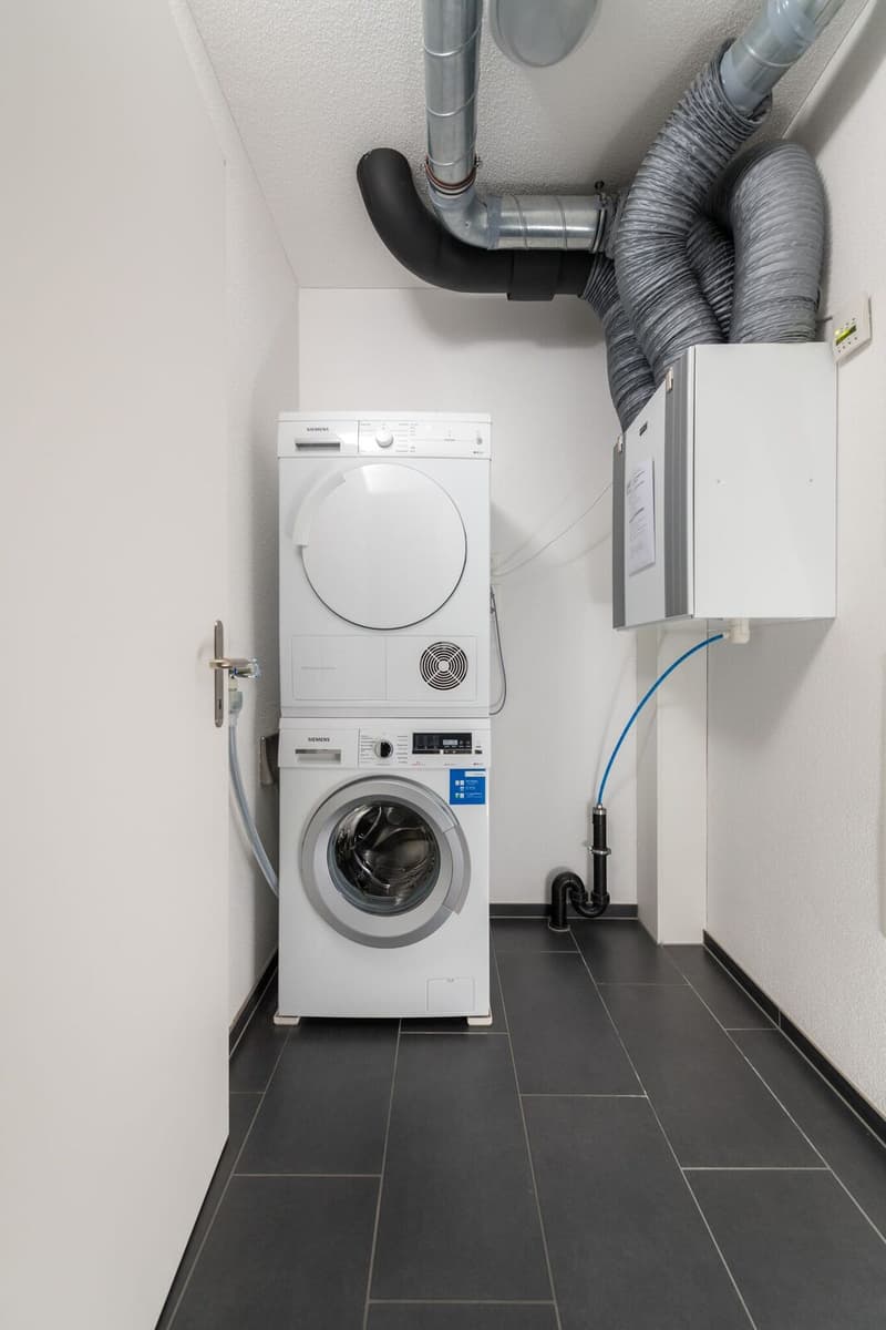 Neuwertige 3.5 Zi-Wohnung 93 m2 nähe Wald und Spital (10)