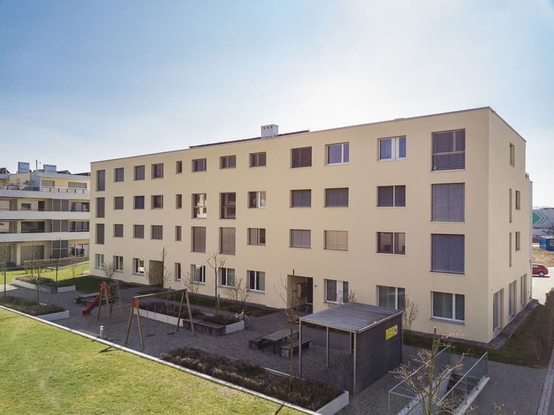 Neuwertige 4.5 Zi-Wohnung 121m2 an zentraler Lage (13)