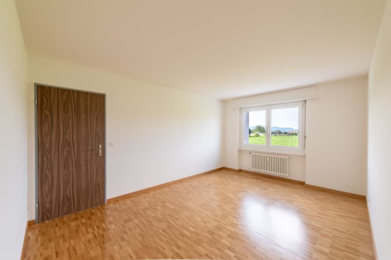 Helle 4.5 Zi-Wohnung mit Balkon und Parkettböden an ruhiger Lage (7)