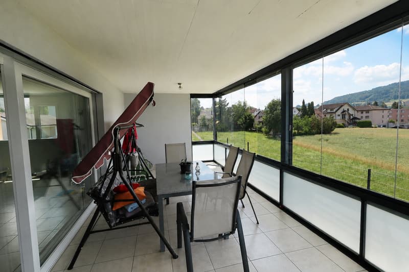 Spacious 4.5-room apartment with glazed balcony in Reinach AG (2)