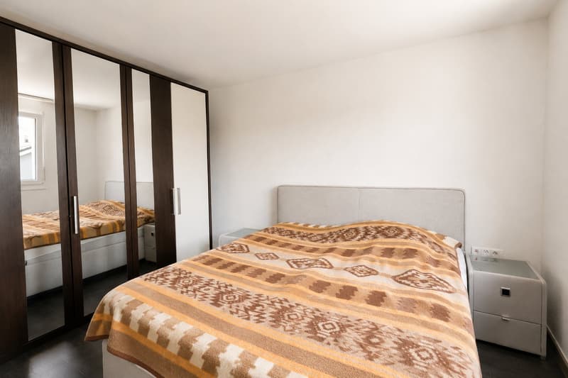 Spacious 4.5-room apartment with glazed balcony in Reinach AG (10)