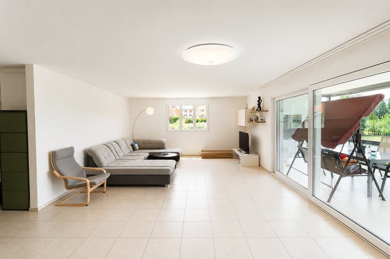 Spacious 4.5-room apartment with glazed balcony in Reinach AG (5)