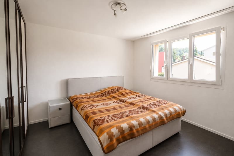 Spacious 4.5-room apartment with glazed balcony in Reinach AG (9)