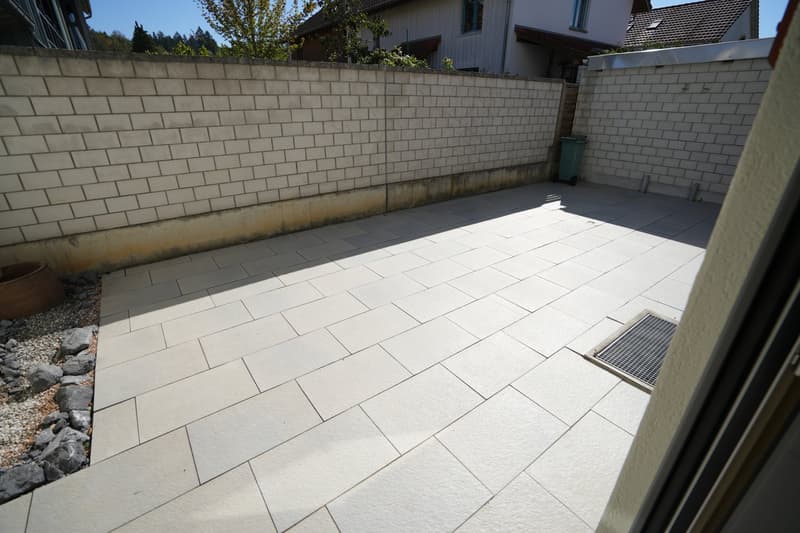 Sonniges 4-Zimmer-Doppeleinfamilienhaus mit Terrasse und Gartenhof in ruhiger Lage (8)