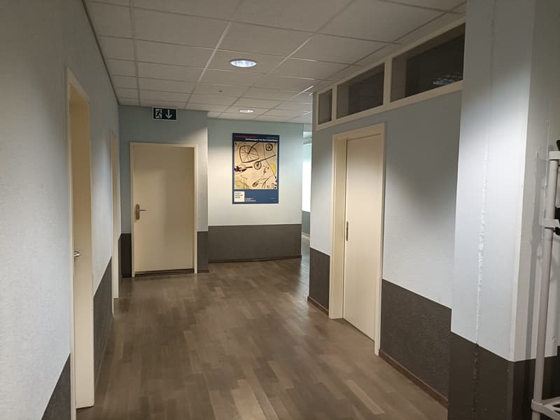 Grosse Gewerbefläche über 900 m² auf zwei Etagen (4)