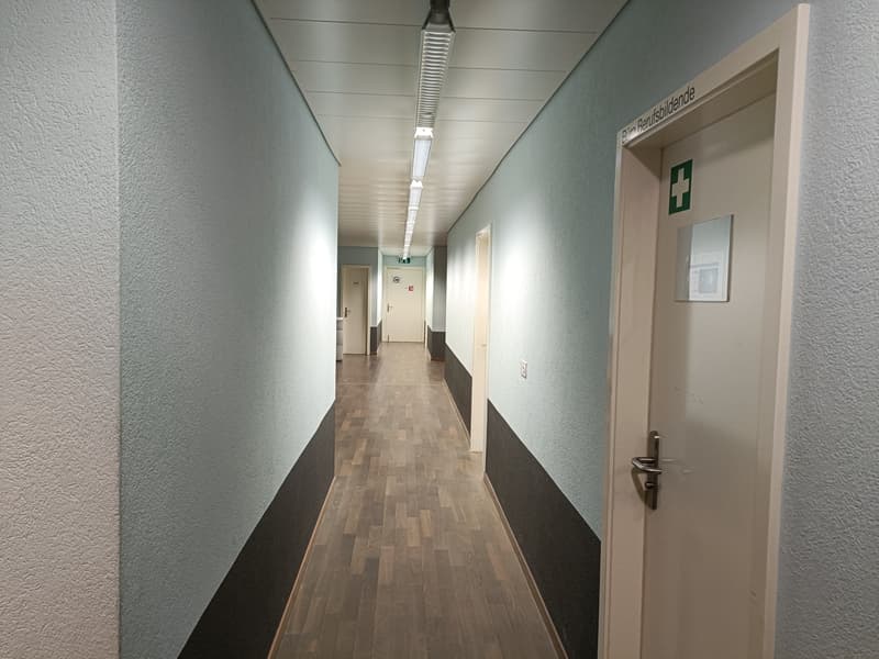 Grosse Gewerbefläche über 900 m² auf zwei Etagen (5)