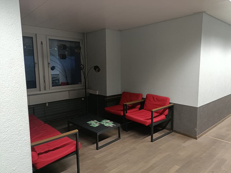 Grosse Gewerbefläche über 900 m² auf zwei Etagen (7)