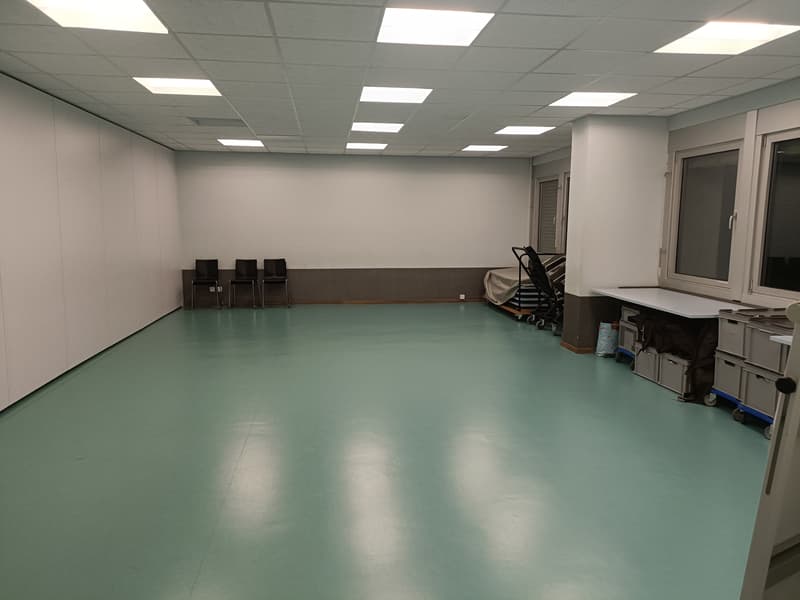 Grosse Gewerbefläche über 900 m² auf zwei Etagen (9)