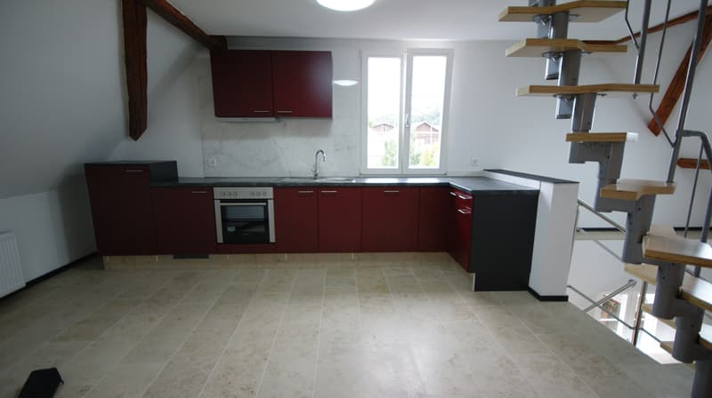 2.5 Zimmerwochnung mit grossem Dachboden, eigene Waschmaschine Tumbler (1)