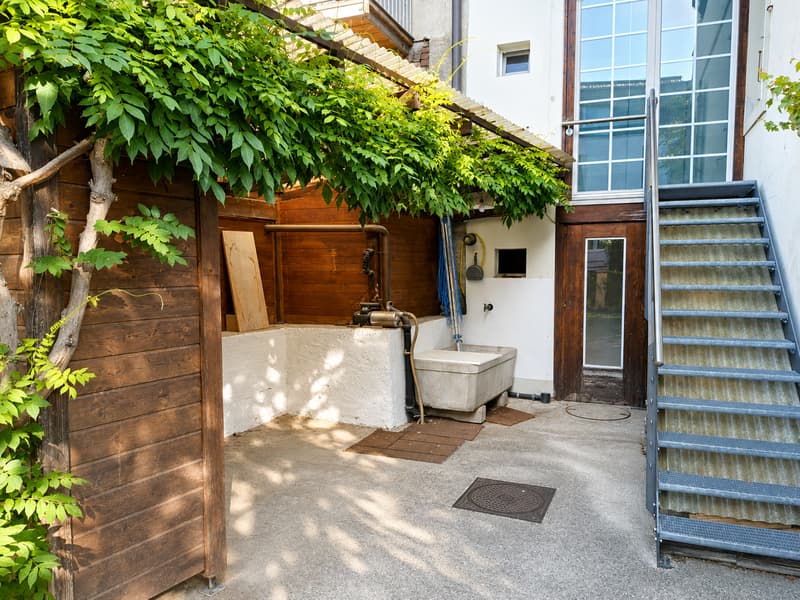 Urchige 6.5-Zimmerwohnung mit Garten in der Altstadt von Erlach (3)