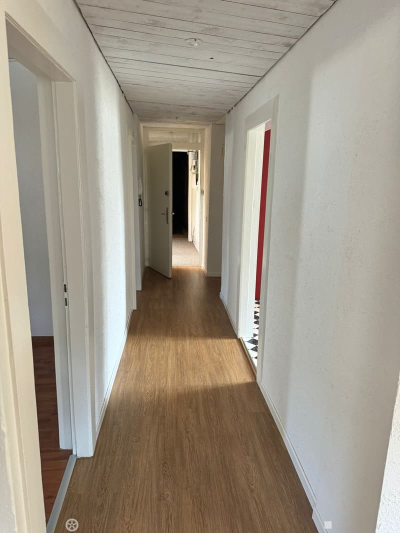 Charmante 4-Zimmerwohnung im Herzen von Biel (4)