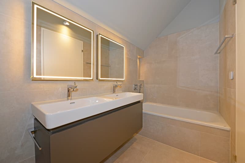 Bad / Badewanne