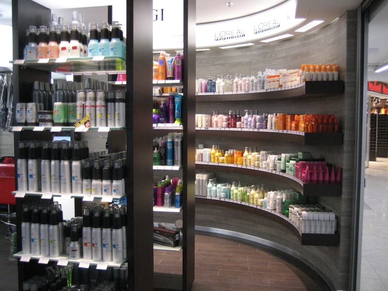 Modern commercial space in Wilderswil – versatile use (hairdresser / practice / cosmetics) (2)