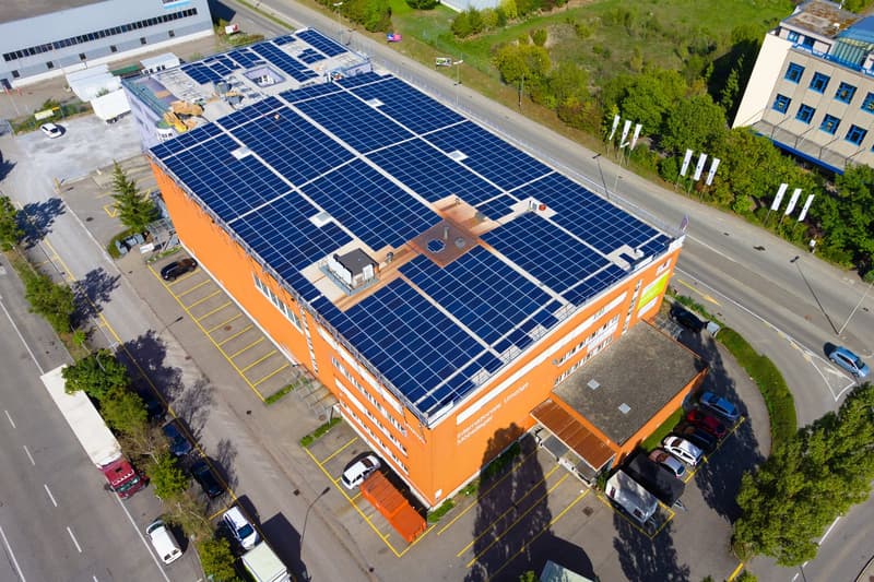 Superficie esterna attraente in una posizione ottimale a Embrach – 260 m² in affitto (4)