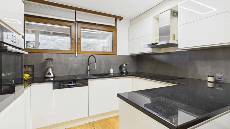 Appartamento a Maisonnette di 5,5 Locali su Tre Piani ad Agarn (4)