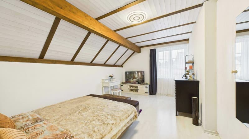 Casa familiare armoniosa con giardino, piscina e comfort pensato (17)