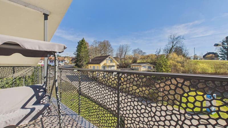 Comfort, class, and charm: 5.5-room attic maisonette in Ottenbach (3)
