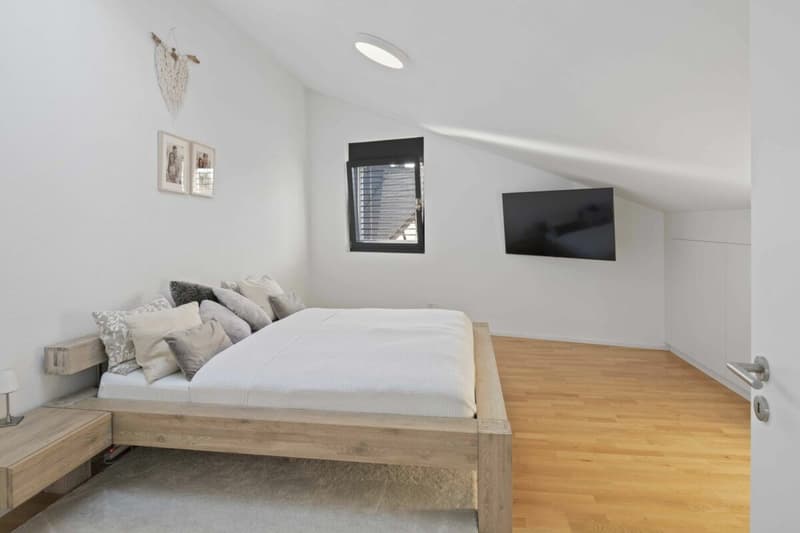 Comfort, class, and charm: 5.5-room attic maisonette in Ottenbach (8)