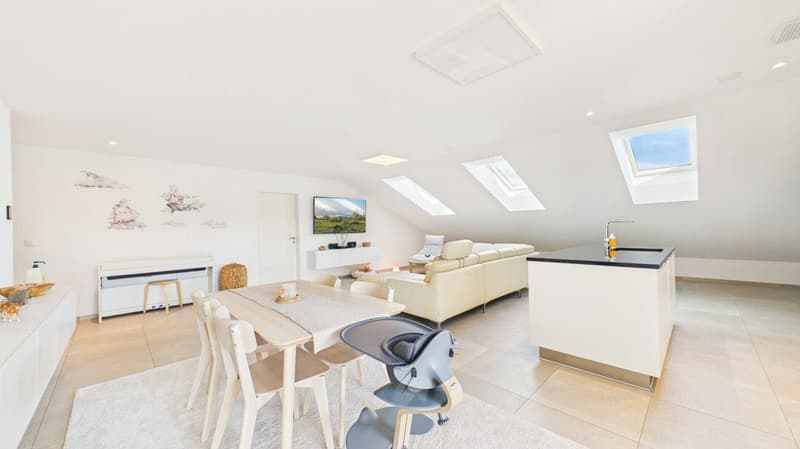 Comfort, class, and charm: 5.5-room attic maisonette in Ottenbach (4)