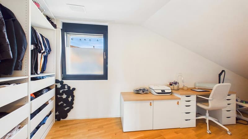 Comfort, class, and charm: 5.5-room attic maisonette in Ottenbach (11)