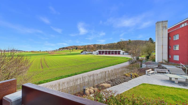Elegantly renovated 4.5-room apartment in a preferred location in Würenlos (12)