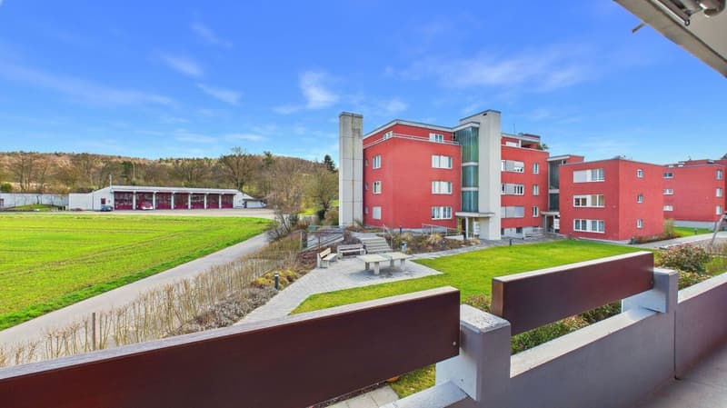 Elegantly renovated 4.5-room apartment in a preferred location in Würenlos (2)