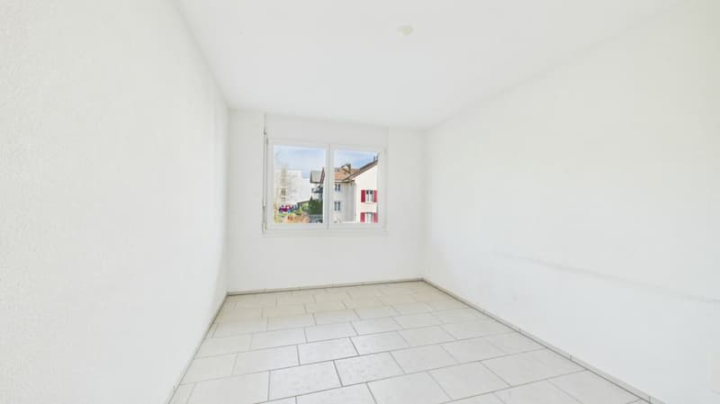 Bright 4.5-room apartment with impressive mountain and nature views (11)