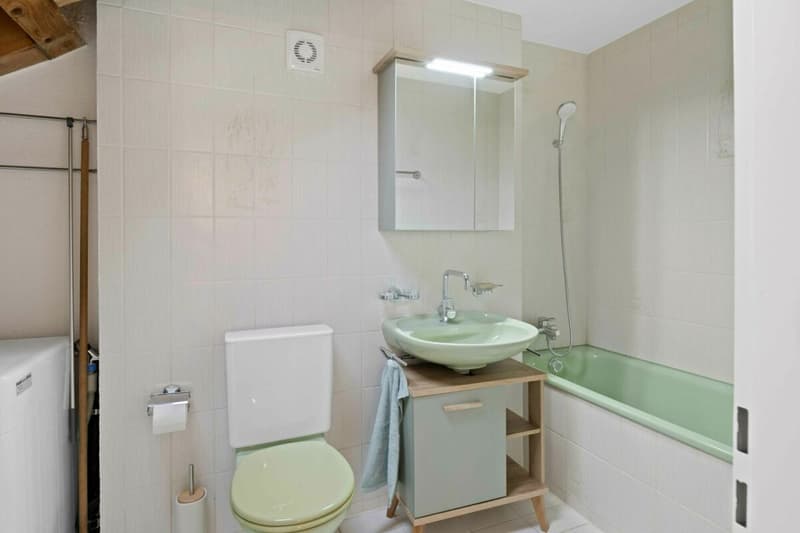 Maisonette ristrutturata in diritto di costruzione - Situata al centro con vista e camino (8)