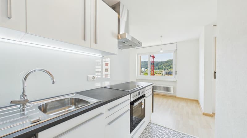 Bright 4-room apartment in a central location in Wettingen (3)