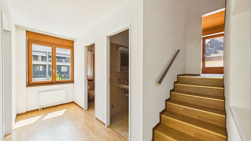 Maison mitoyenne de 4,5 pièces charmante avec cuisine neuve, jardin et cheminée (11)